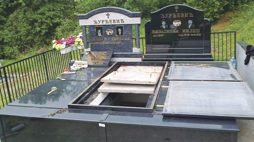 Ne daju mira mrtvima: Porodična grobnica Đurđevića