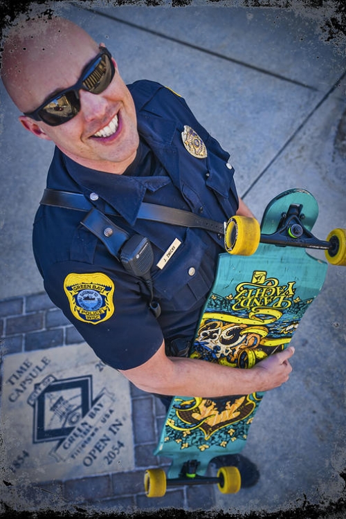 Džoel Zviki - policajac sa stilom
