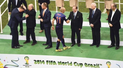 Predsednik FIFA  Sep Blater je dodelio odličja Holanđanima