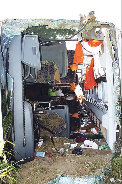Autobus  totalno uništen