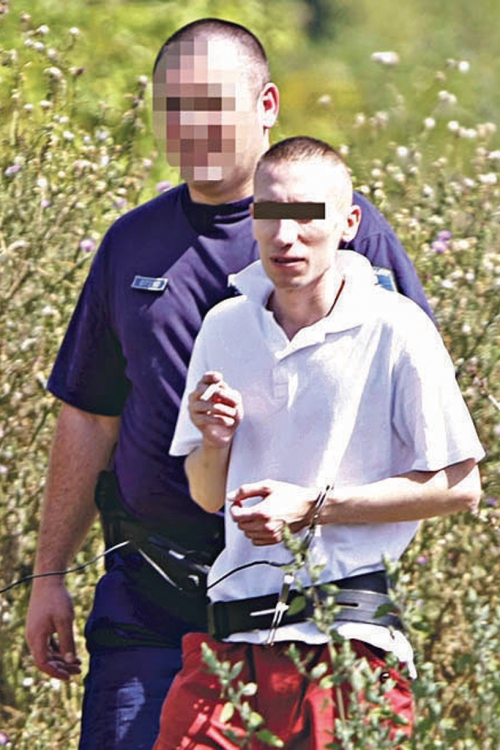 Dragan Bajić (39) osumnjičen je da je  kao vođa bande beskućnika pljačkao,  mučio i žive sahranio petoro  ljudi kod Budimpešte