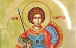 Na ikoni Đurđic, Sveti Georgije se predstavlja kao  pešak u stojećem  stavu sa kopljem  ili mačem u ruci