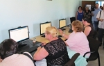 Obuka žena u korišćenju kompjutera u e-klubu iz Beške