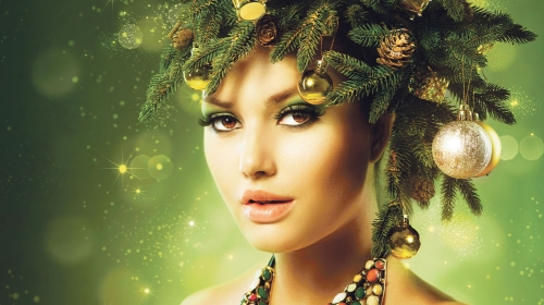 Ako imate zelene  oči, tonove  boje lavande  kombinujte s  alajnerom u  boji trule  višnje