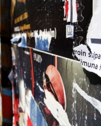 Iscepani plakat sa uputstvom