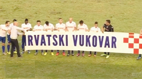 Politika na hrvatskom derbiju:  Fudbaleri Hajduka sa transparentom