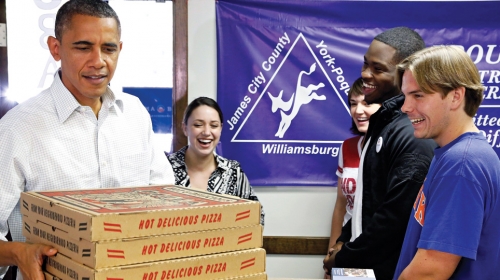 Predsednik Barak Obama raznosio pice