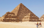 Piramide u Gizi su  stare najmanje 4.000  godina i magnet su za turiste iz celog sveta