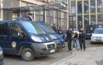 Policija izvodi Musića iz zgrade suda