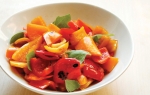 Salata od kiselih paprika i plavog paradajza
