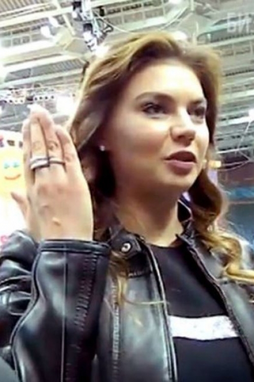 Ruskinje nose burmu na desnoj ruci: Alina Kabajeva