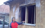 Slaviša Antonijević pokazuje gde je izbio požar