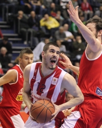 Zvezda slavila pred gotovo punim "pionirom"