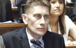 Aleksandar Martinović (SNS)  dovikivao je Marku Đurišiću (NDS): „Lopovi, lopovi!“. Ovaj  mu uzvratio istom merom