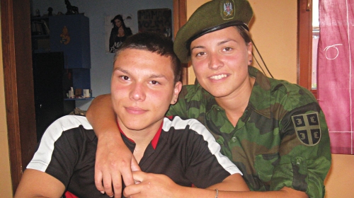 Saška sa bratom  Milošem, kome je vojni poziv životna želja