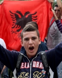 Protest ispred Ambasade Srbije u Tirani | Foto: Profimedia