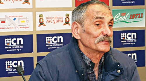 Opet iza brave:  Vučko Manojlović