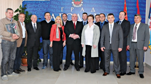 Delegacija Srbije  zajedno sa Palmom