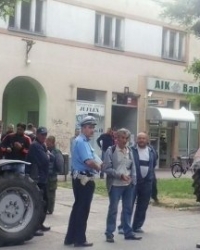 Protest ratara ispred opštinske zgrade