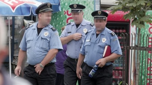 Šetnja: Teško da bi ova tri beogradska policajca mogla da stignu nekog lopova