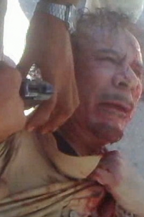 Ubili ga pobunjenici - Muamer Gadafi