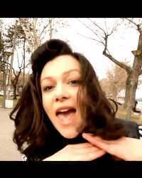 Ivana Peters u spotu "Happy"