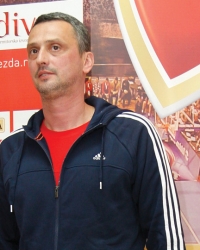 I dalje čeka prvu  pobedu na klupi  Zvezde: Dejan  Radonjić