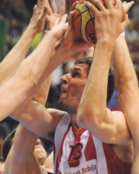 Crno-beli ga teško zaustavljaju: Bobi Marjanović