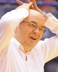 „Pošteno bi bilo da  premijer još više  pomogne Partizanu“: Duško Vujošević