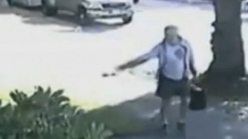 Kamera snimila gradonačelnika kako baca izmet u dvorište protivnika