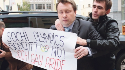 Ljudi imaju različitu  seksualnu orijentaciju, a mi želimo dobrodošlicu svim sportistima i svim gostima Olimpijskih igara, poruč