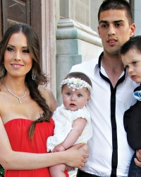 Decu će  odgajati  u Engleskoj:  Mirka Vasiljević  i Vujadin Savić