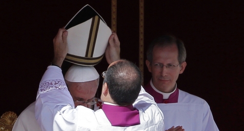 Svečani trenutak ustoličenja: Papa Franja