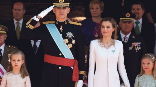Kralj  Felipe VI,  kraljica Leticija i princeze  Sofija i  Leonora