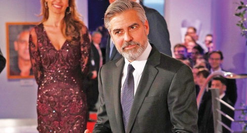 Džordž Kluni  se ne obazire  mnogo na vezu Eve i Ernesta