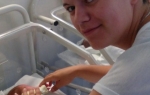Marijana Stojadinov s bebom u porodilištu