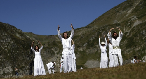 Belo bratstvo / Foto: Reuters