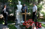Poseta zvanična na grobu Slobodana Miloševića