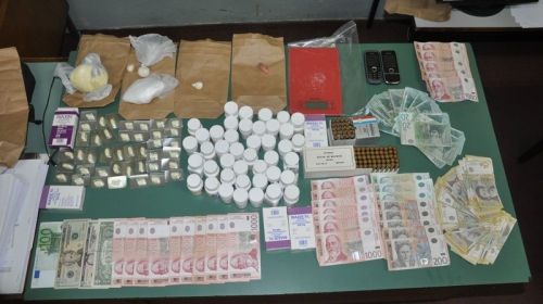 Zaplenjena droga, municija i novac