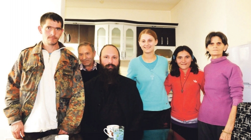 Porodica Maksimović sa dobrotvorima