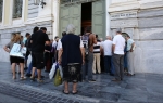 Grčka red ispred banke