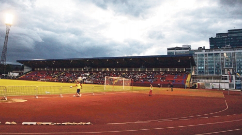 Kapacitet  stadiona u  Banjaluci  je oko  10.000 mesta