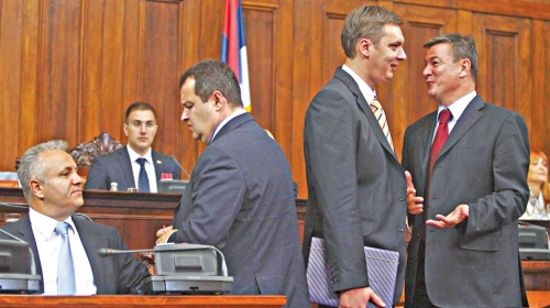 Najviše  pluseva zaradio  Aleksandar  Vučić za borbu protiv korupcije i hapšenje Miškovića