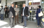 Gradonačelnik Novog Sada Miloš Vučević i načelnik Policijske uprave Novi Sad Stevan Krstić posetili su povređenog policajca Ivan