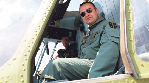 Zamenik  komandanta  890. mešovite  helikopterske  eskadrile VS:  Vladimir Grbović