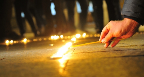 Strele od sveća protiv maloletničkog nasilja / Foto: Robert Getel | Foto: 