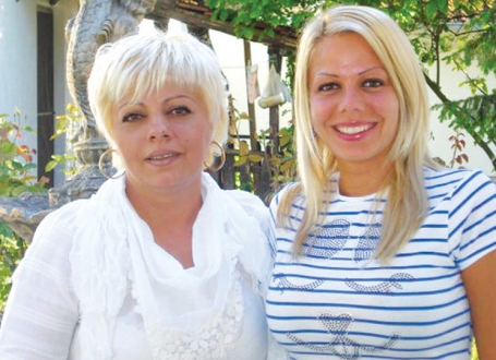 Vladislava  Červenko  (desno)  sa sestrom  Tanjom