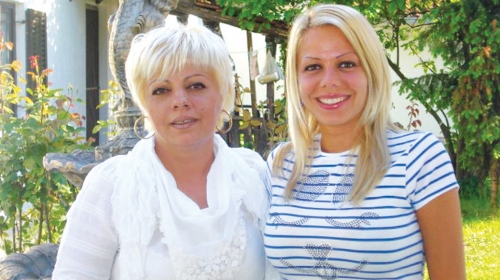 Vladislava  Červenko  (desno)  sa sestrom  Tanjom