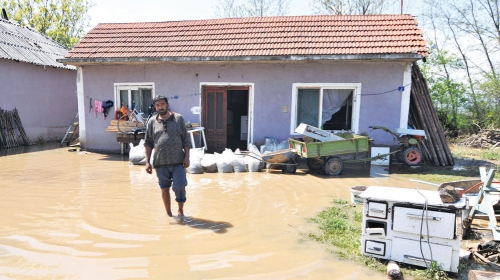 Poplavljeni domovi meštana Šarlinca