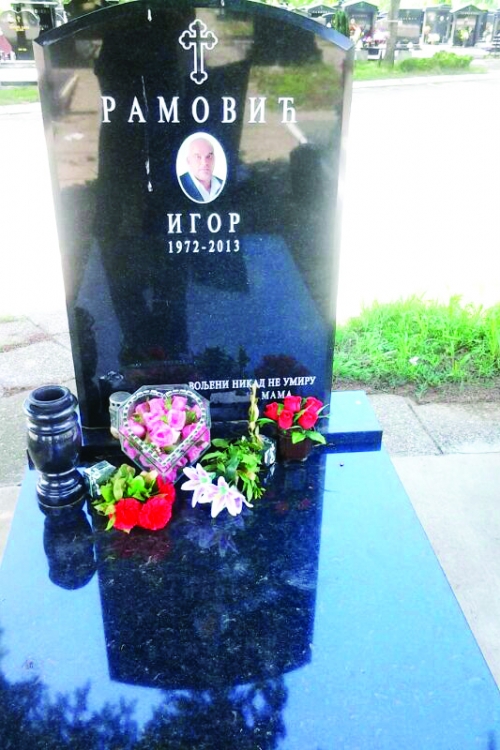 Oskrnavljen grob Igora Ramovića